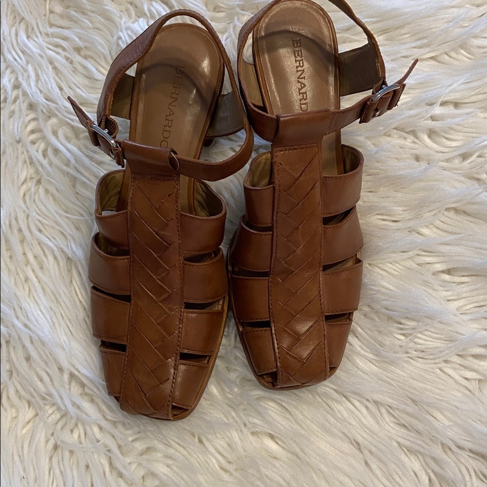 Bernardo Brown  Leather Block Heel Sandals size 7.5 excellent condition - Picture 2 of 12